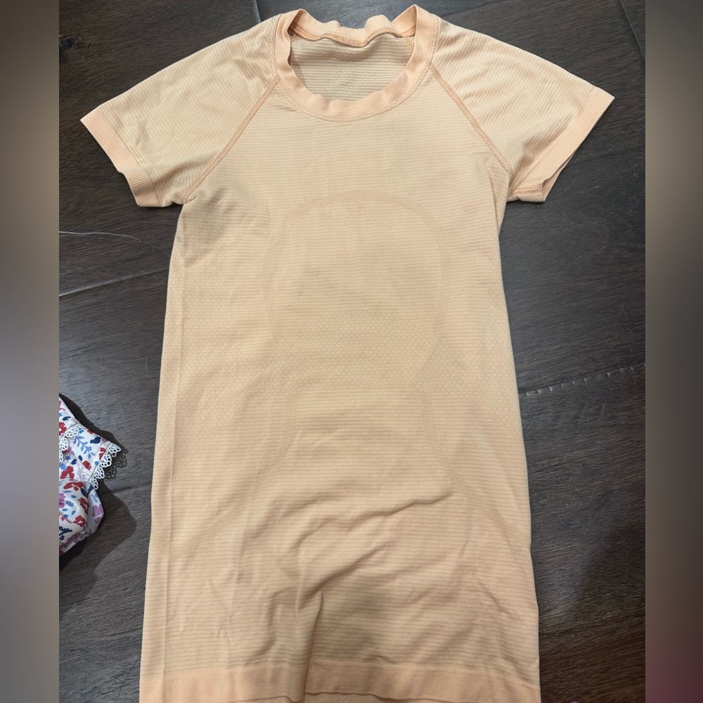 🧡Lululemon Swiftly Tech! Size 4🧡